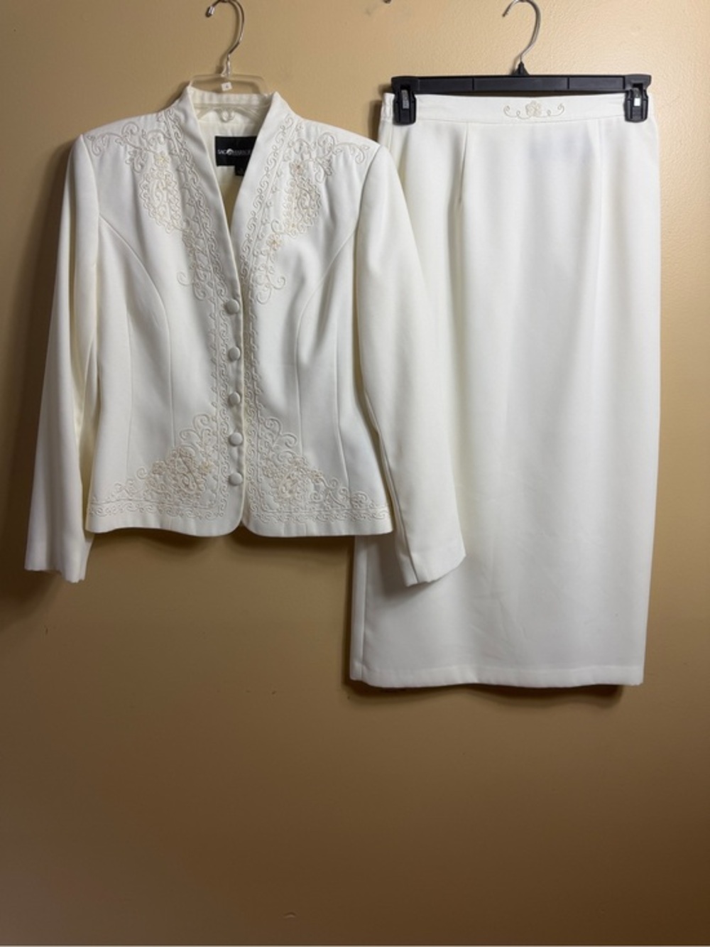 Vintage 90s Sag Harbor Off White Embroidered Skirt Suit Set Size 8